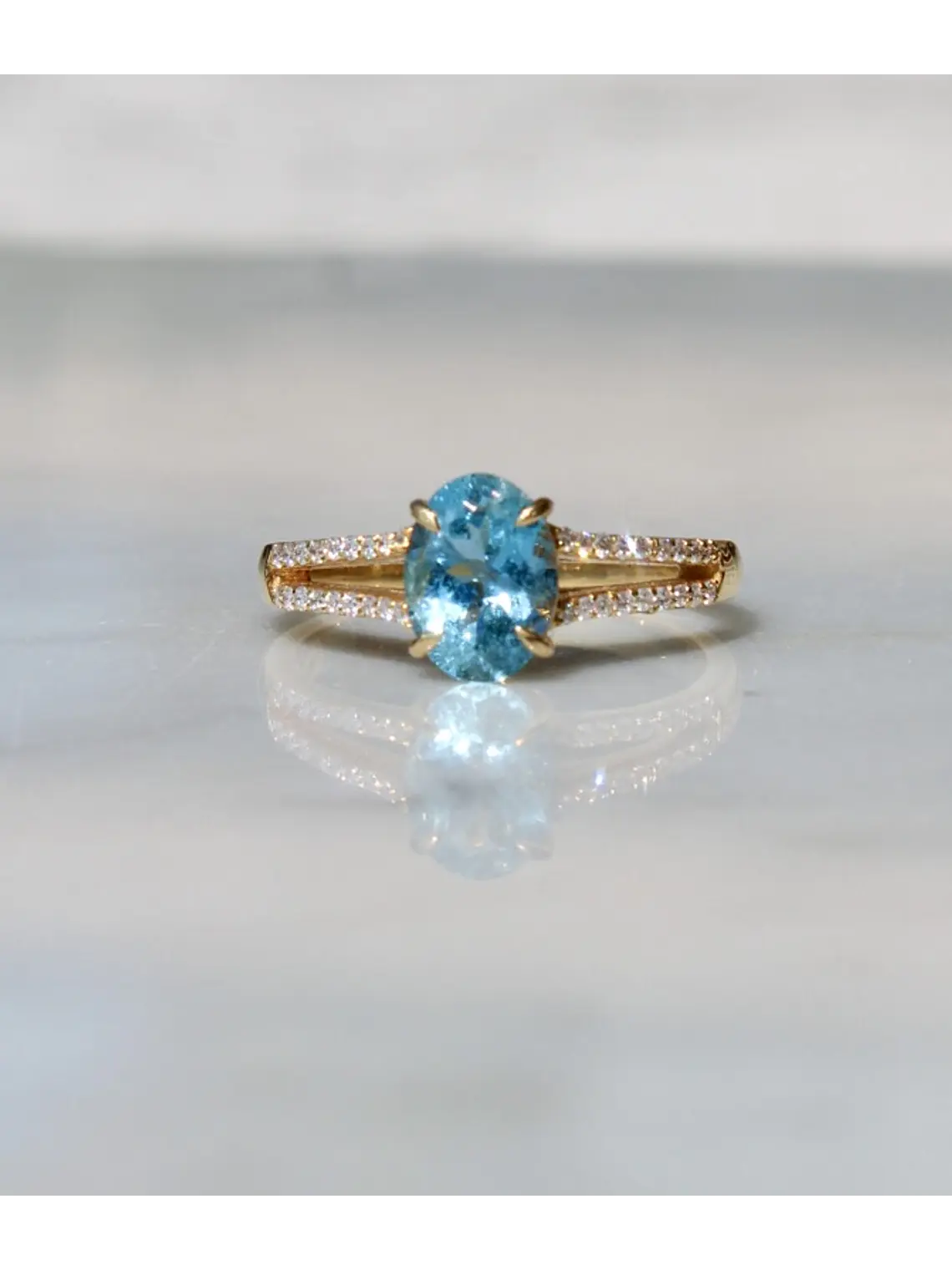 Anillo Aguamarina con Diamantes en Oro Amarillo 18K 3