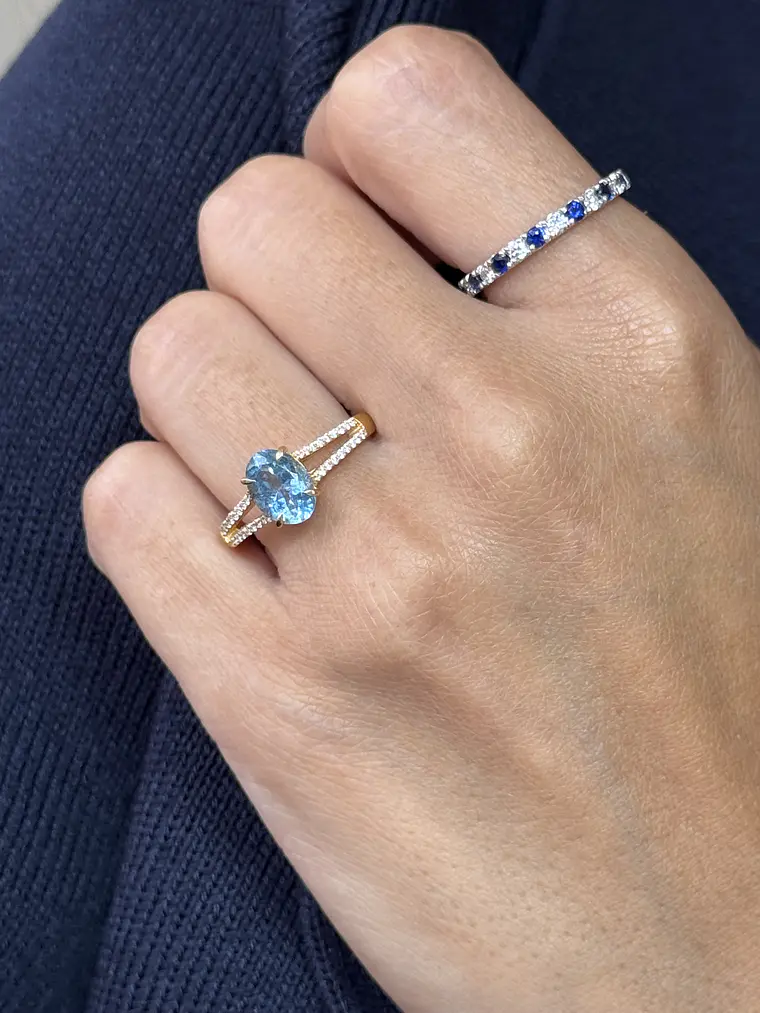 Anillo Aguamarina con Diamantes en Oro Amarillo 18K 4