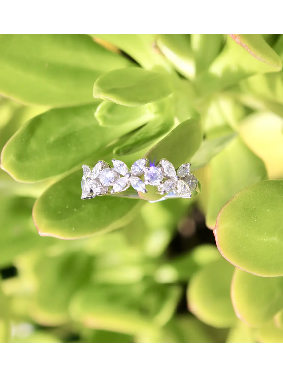 Anillo Cintillo Hada de Diamantes Naturales en Oro Blanco 18K 2