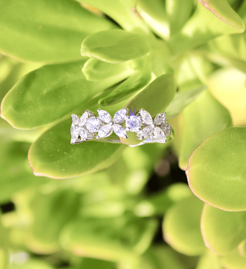 Anillo Cintillo Hada de Diamantes Naturales en Oro Blanco 18K