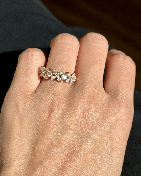 Anillo Cintillo Hada de Diamantes Naturales en Oro Amarillo 18K