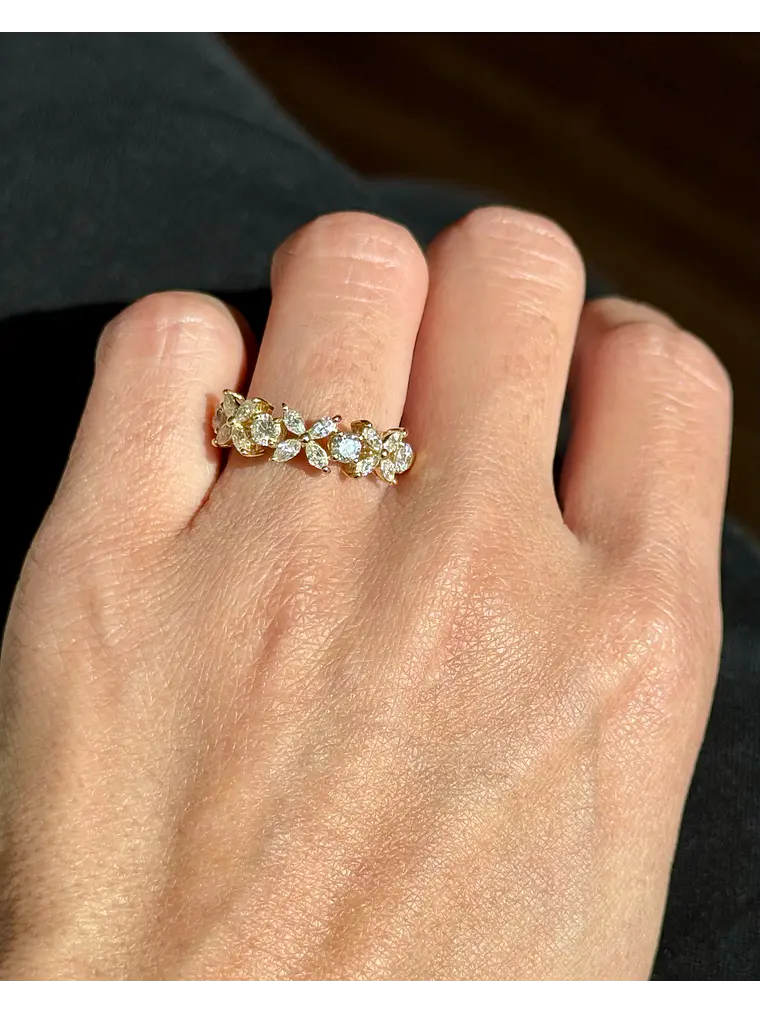 Anillo Cintillo Hada de Diamantes Naturales en Oro Amarillo 18K 2