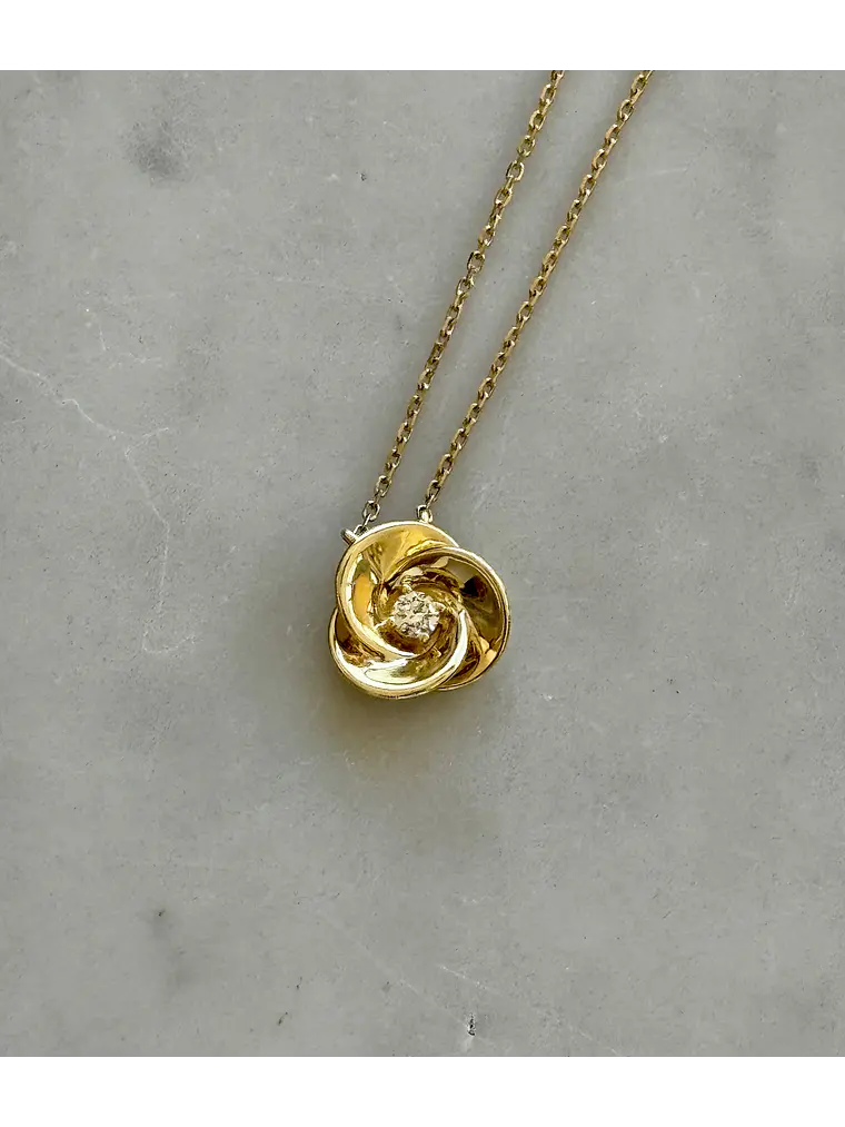 Exclusivo Collar Flor de Diamante Natural en Oro Amarillo 18K 3