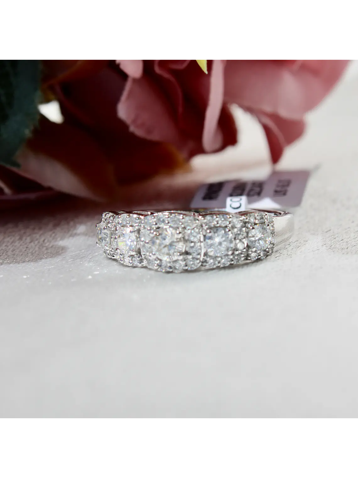 Anillo Cintillo Quintillo Halo Diamantes Oro Blanco 18K 2