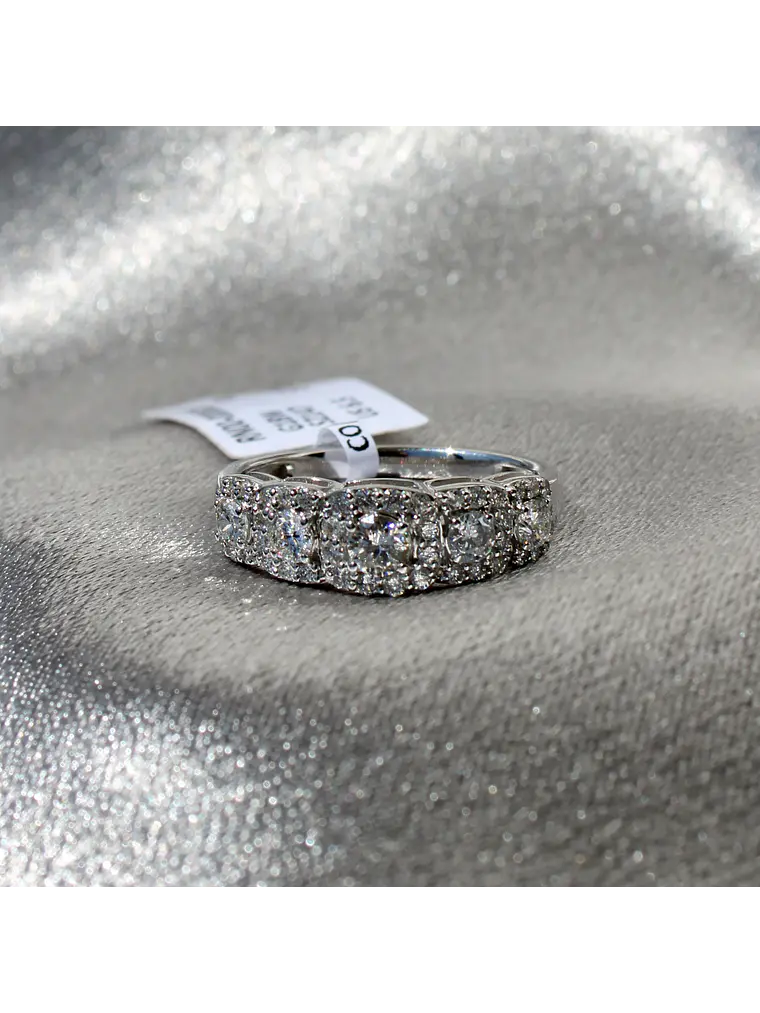 Anillo Cintillo Quintillo Halo Diamantes Oro Blanco 18K 4