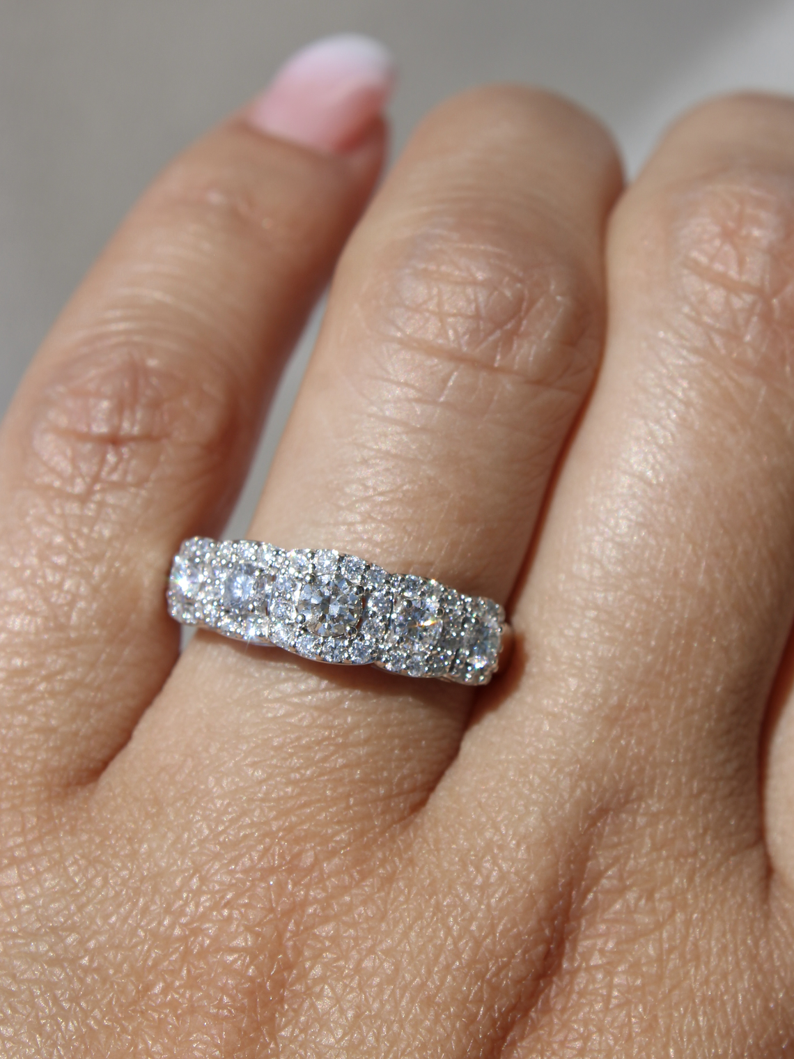 Anillo Cintillo Quintillo Halo Diamantes Oro Amarillo 18K 3