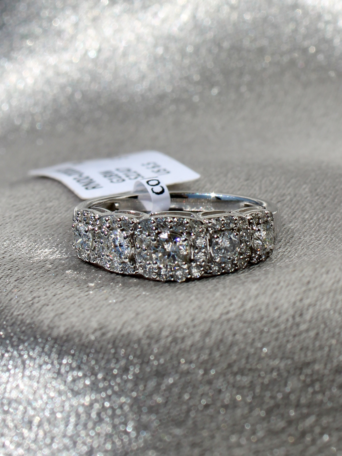 Anillo Cintillo Quintillo Halo Diamantes Oro Amarillo 18K 4