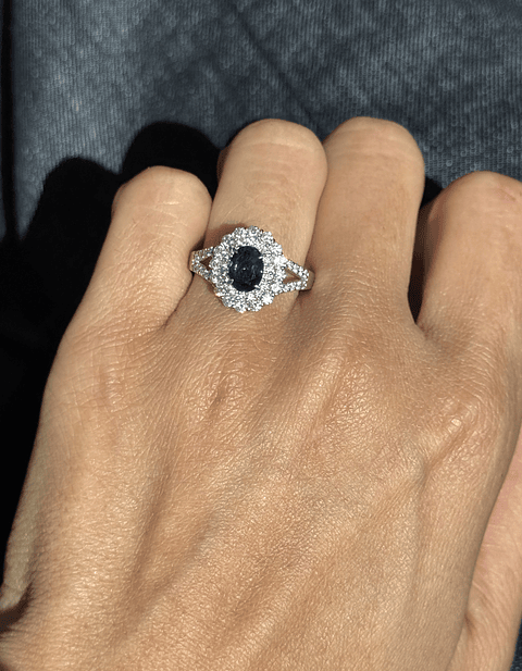 Anillo Solitario Roseta Zafiro Azul Doble Halo de Diamantes Platino
