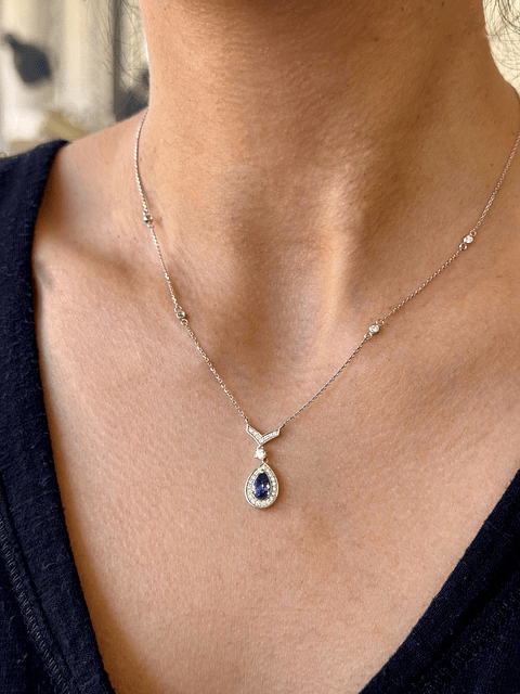 Maravilloso Collar Tanzanita y Diamantes en Oro Blanco 18K