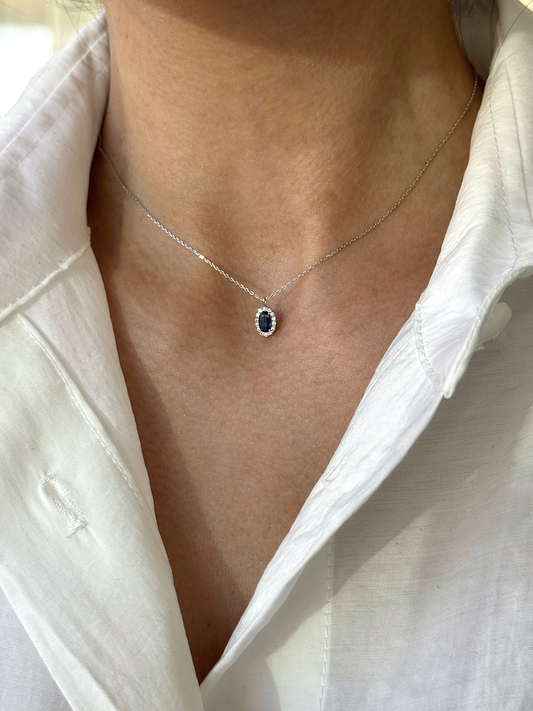 Delicado Collar Zafiro y Diamantes en Oro Blanco 18K 3