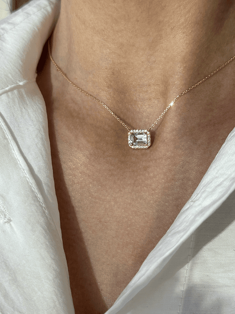 Delicado Collar Aguamarina y Diamantes en Oro Amarillo 18K