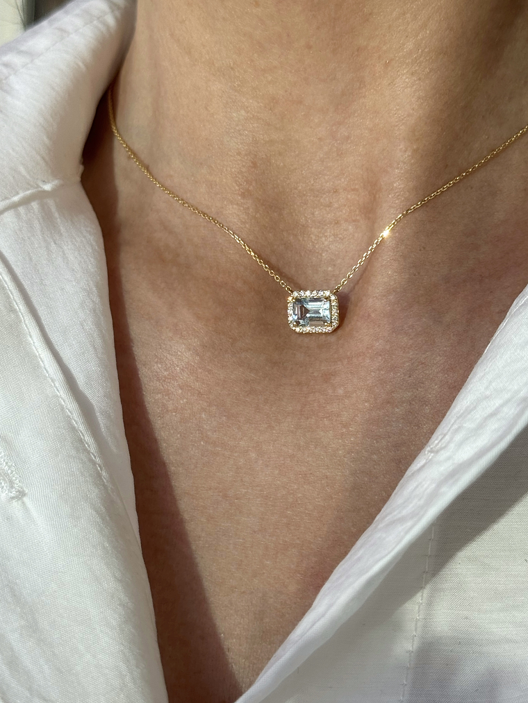 Delicado Collar Aguamarina y Diamantes en Oro Amarillo 18K 2