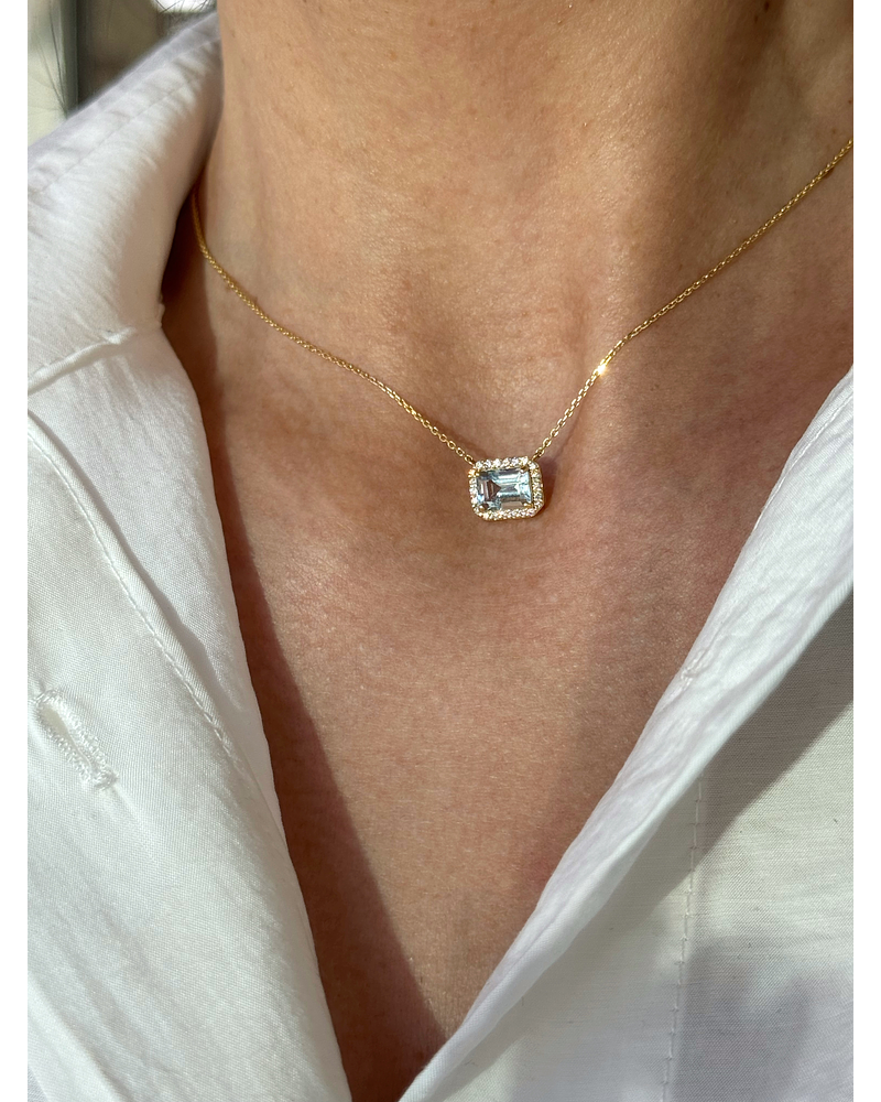 Delicado Collar Aguamarina y Diamantes en Oro Amarillo 18K