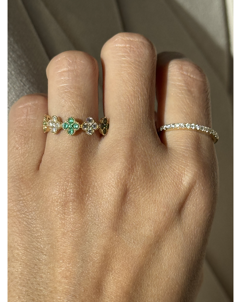 Anillo Cintillo Tréboles Esmeralda y Diamantes Oro Amarillo 18K