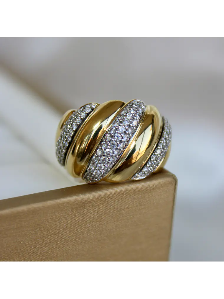 Imponente Maxi Anillo Diamantes y Oro Amarillo 18K 5