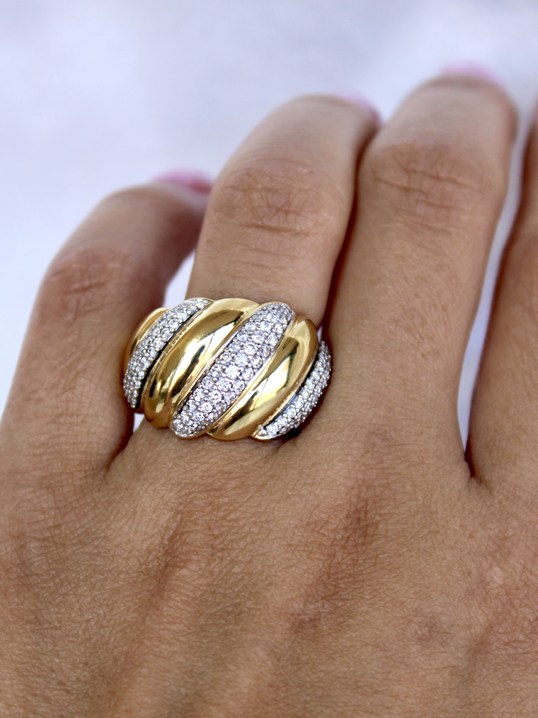 Imponente Maxi Anillo Diamantes y Oro Amarillo 18K 6