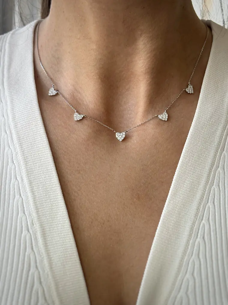 Collar 5 Corazones Diamantes Colgantes en Oro Blanco 18K 3