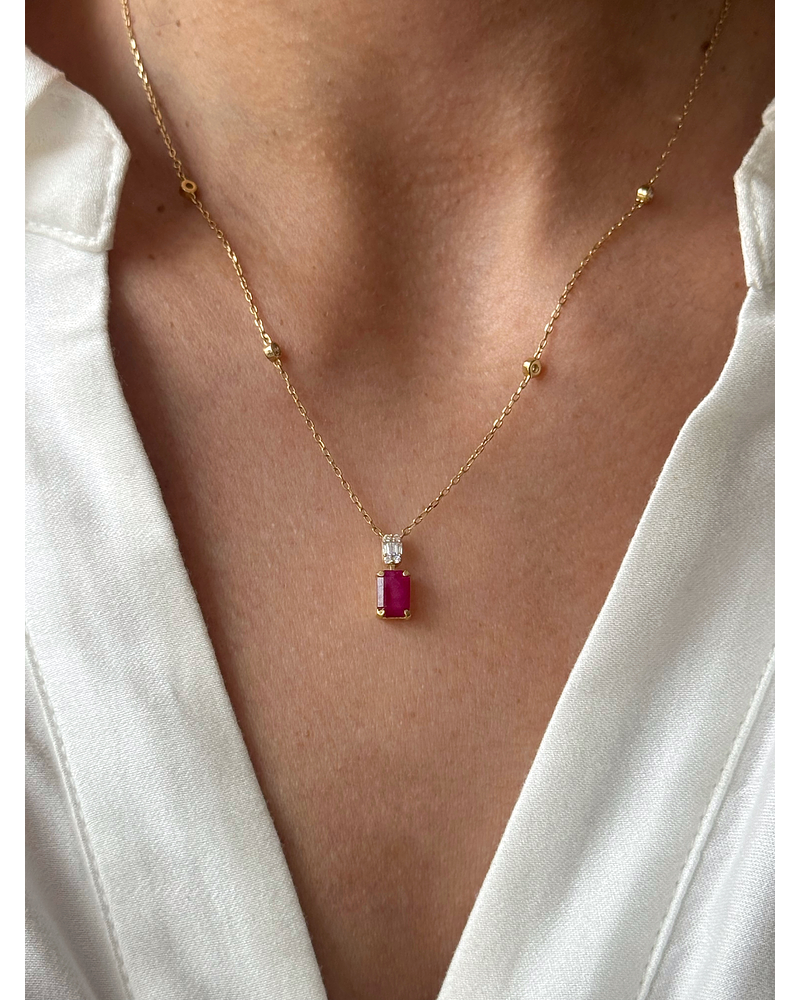Exclusivo Collar Rubí y Diamantes en Oro Amarillo 18K