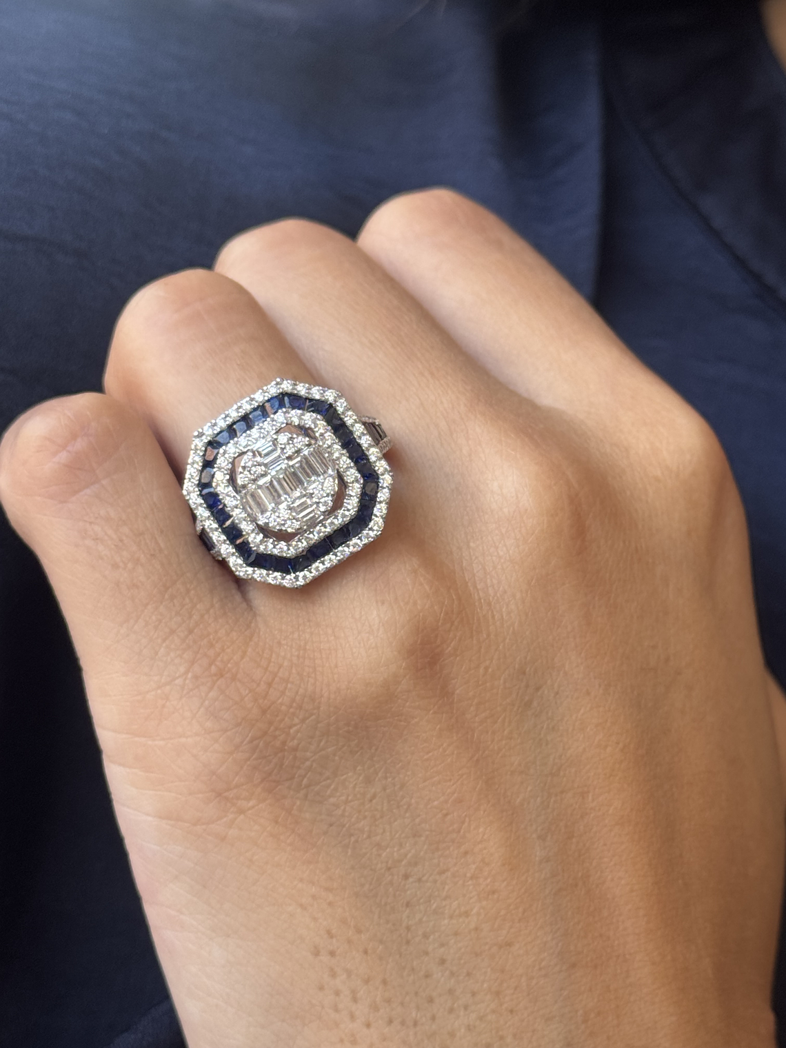 Magnífico Maxi Anillo Zafiros Azules y Diamantes Naturales Oro Blanco 18K 2