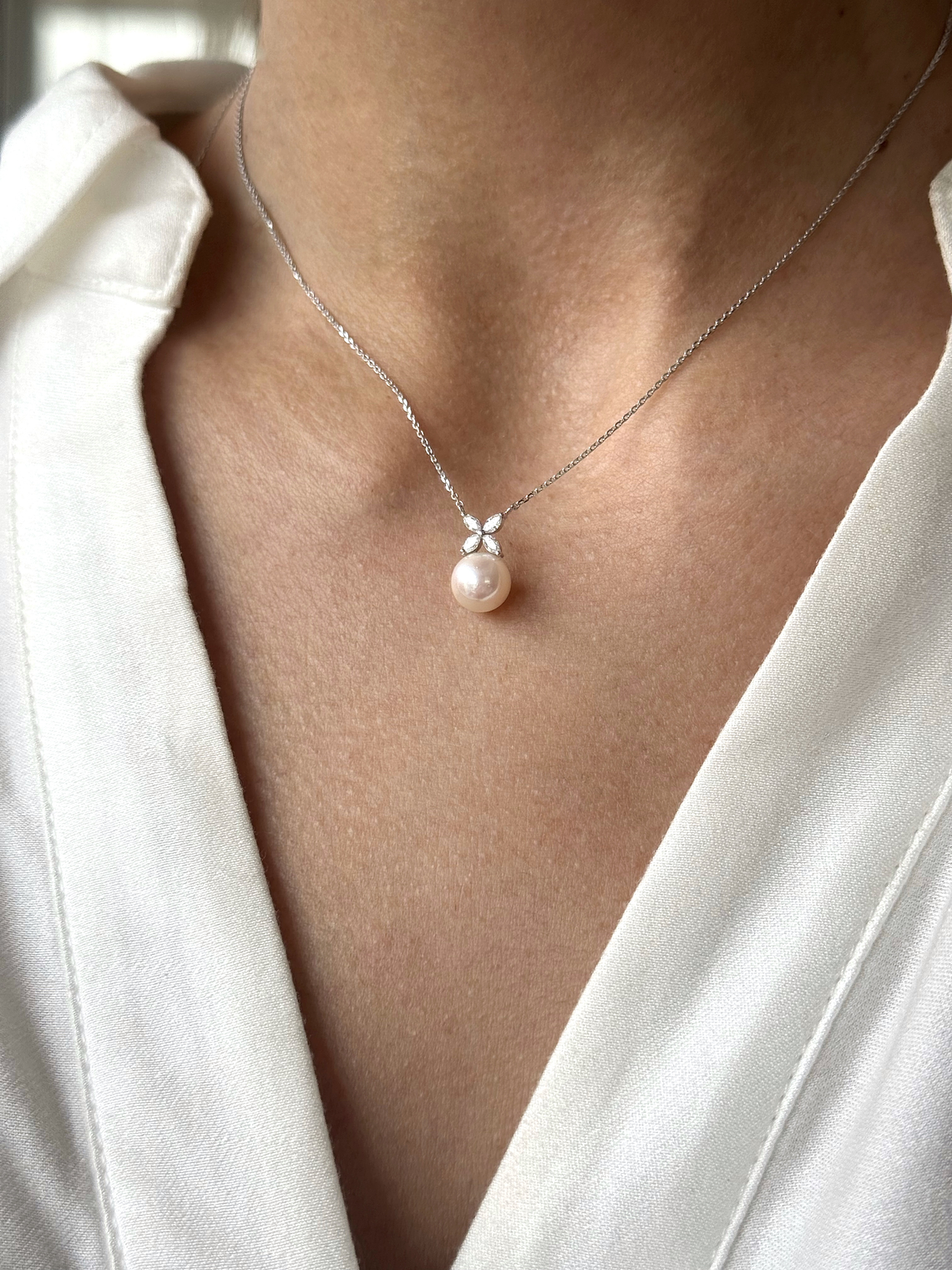 Collar Perla y Diamantes Naturales corte Marquise en Oro Blanco 18K 2