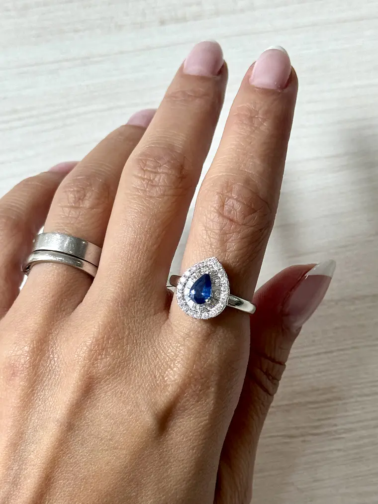 Anillo Solitario Zafiro Gota Diamantes Naturales en Oro Blanco 18k 3