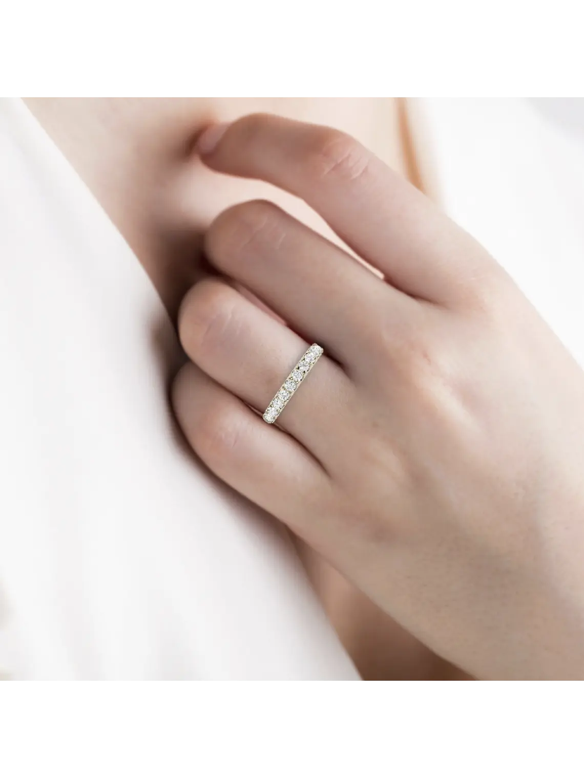 Anillo Medio Cintillo 11 Diamantes Naturales en Oro Amarillo 18K 2