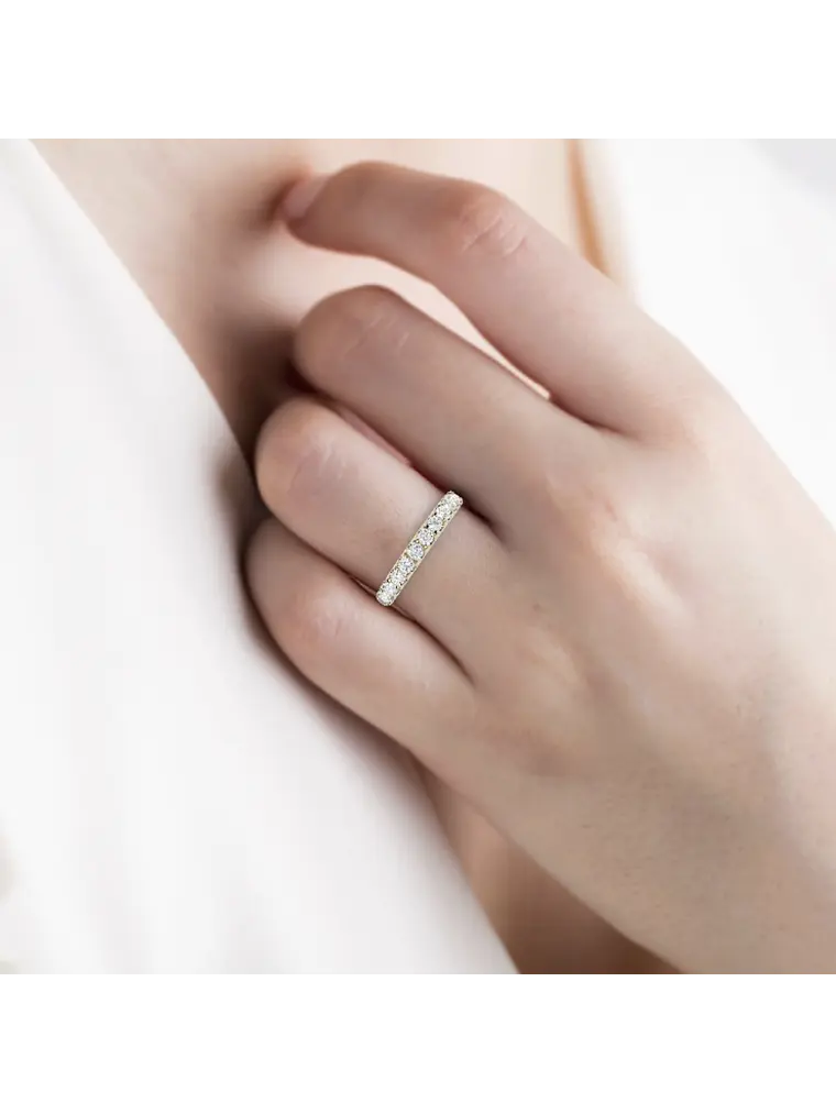 Anillo Medio Cintillo 11 Diamantes Naturales en Oro Amarillo 18K 2