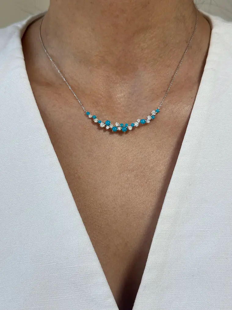Collar Barrita Grande Diamantes y Turquesas Naturales en Oro Blanco 18K 2