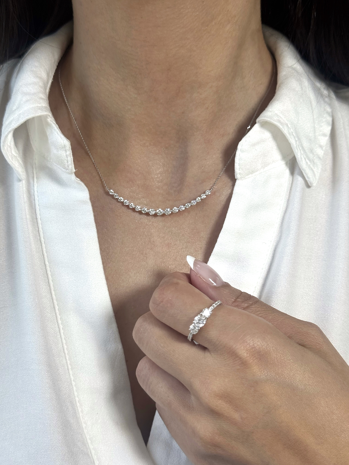 Collar Barrita Grande Diamantes Naturales en Oro Blanco 18K 1