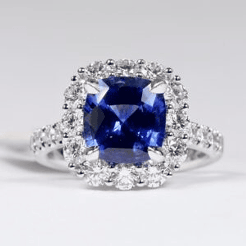 Espectacular Anillo Solitario Gran Zafiro Azul Halo de Diamantes Platino
