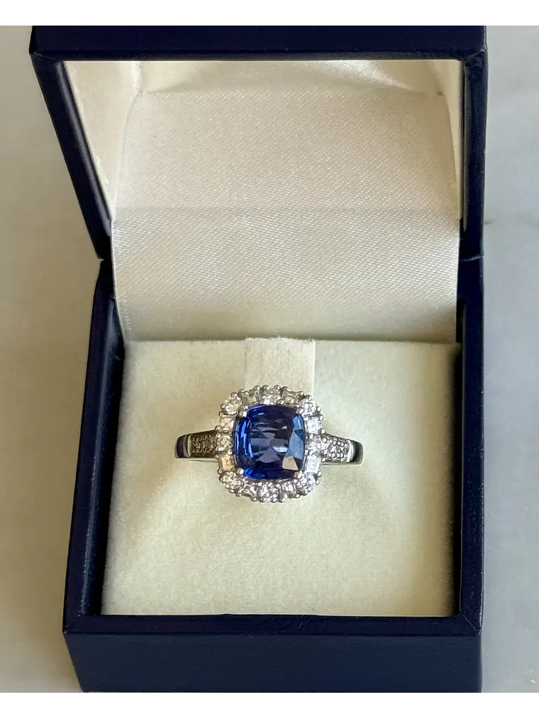 Espectacular Anillo Solitario Gran Zafiro Azul Halo de Diamantes Platino 5