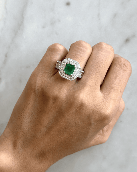 Maxi Anillo Gran Esmeralda Diamantes en Oro Blanco 18K