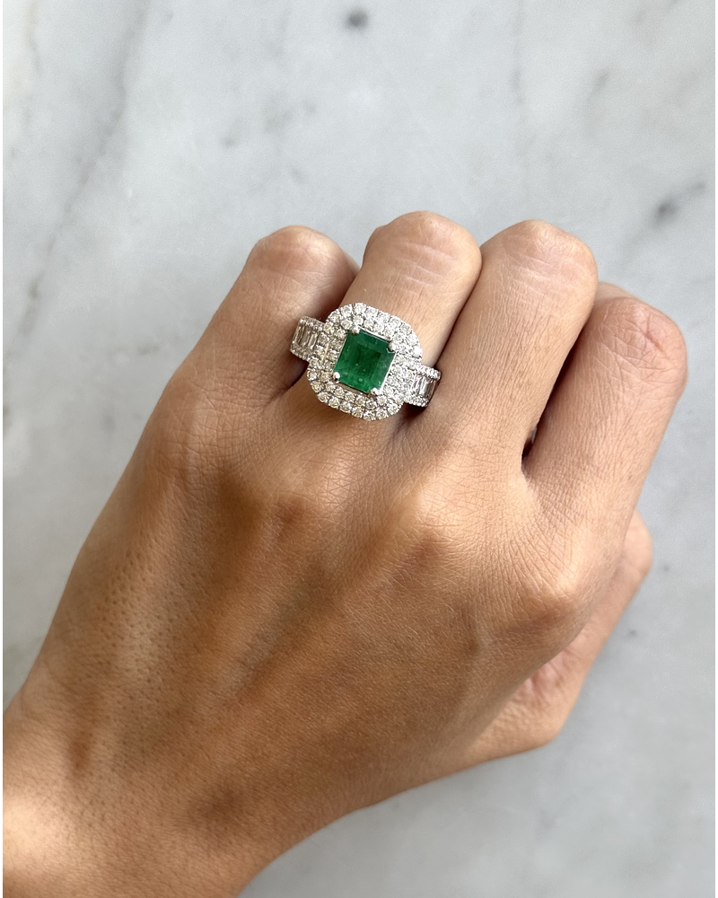 Maxi Anillo Gran Esmeralda Diamantes en Oro Blanco 18K