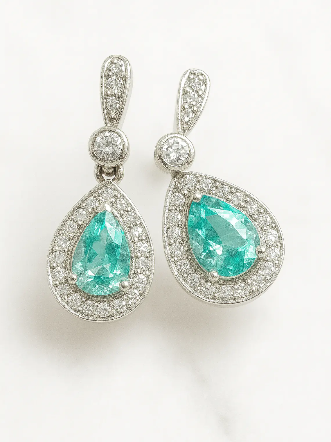 Espectaculares y Exclusivos Aros Paraíba y Diamantes en Oro Blanco 18k 4