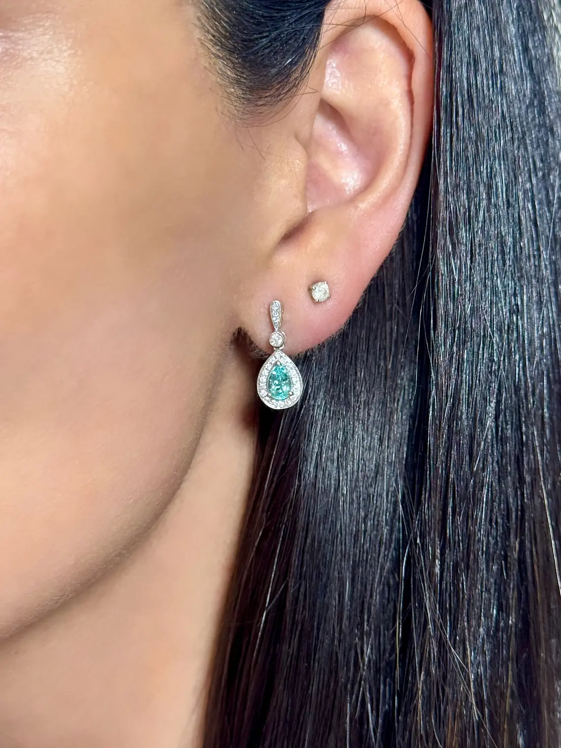 Espectaculares y Exclusivos Aros Paraíba y Diamantes en Oro Blanco 18k 3