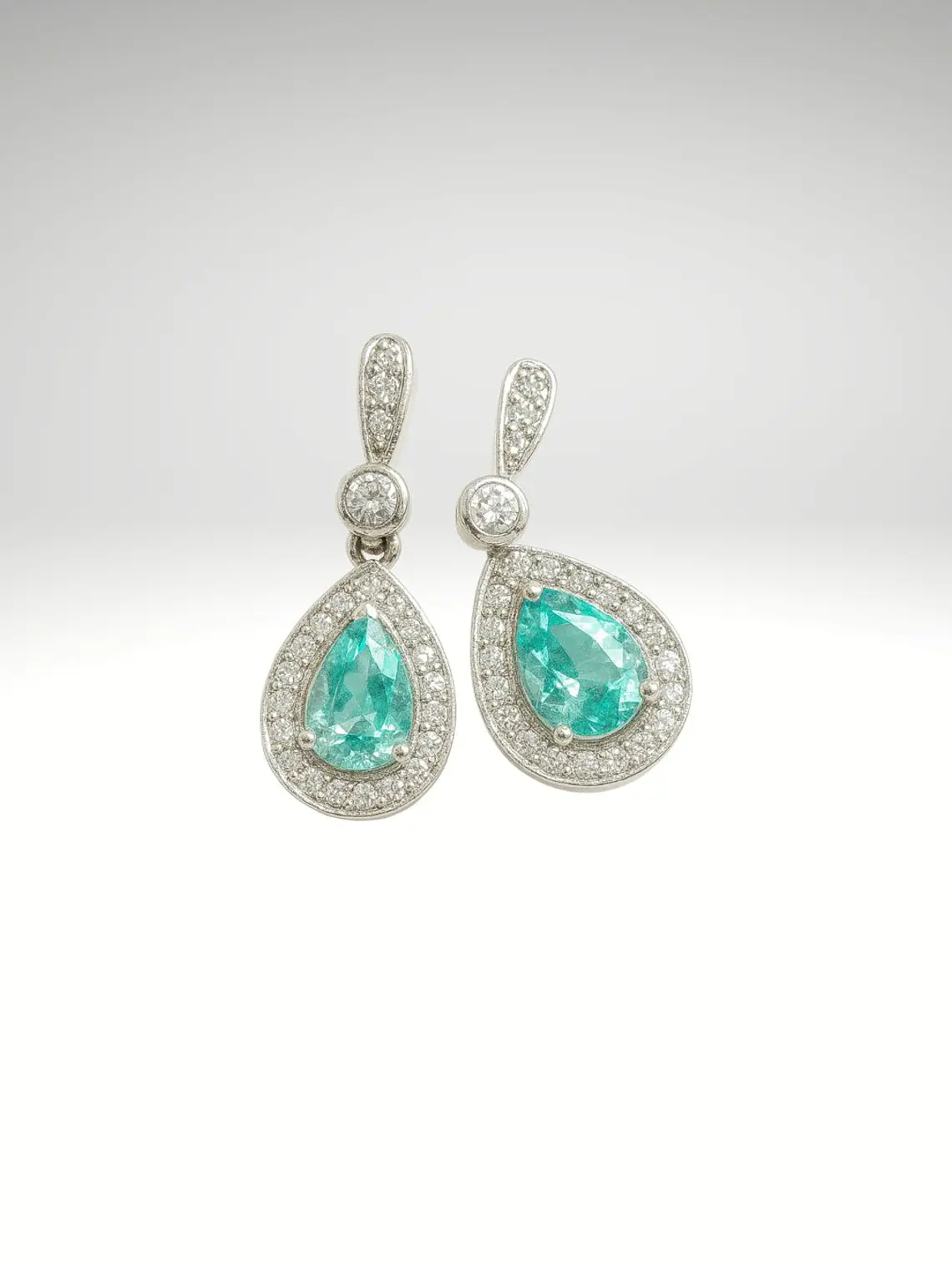 Espectaculares y Exclusivos Aros Paraíba y Diamantes en Oro Blanco 18k 2