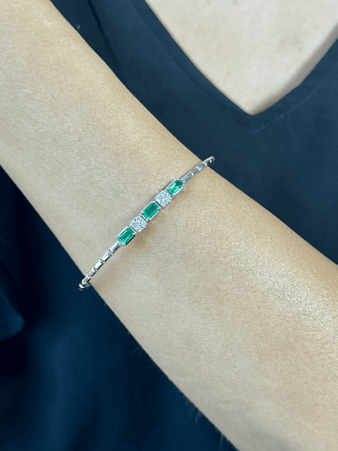 Preciosa Esclava Esmeralda y Diamantes en Oro Blanco 18K