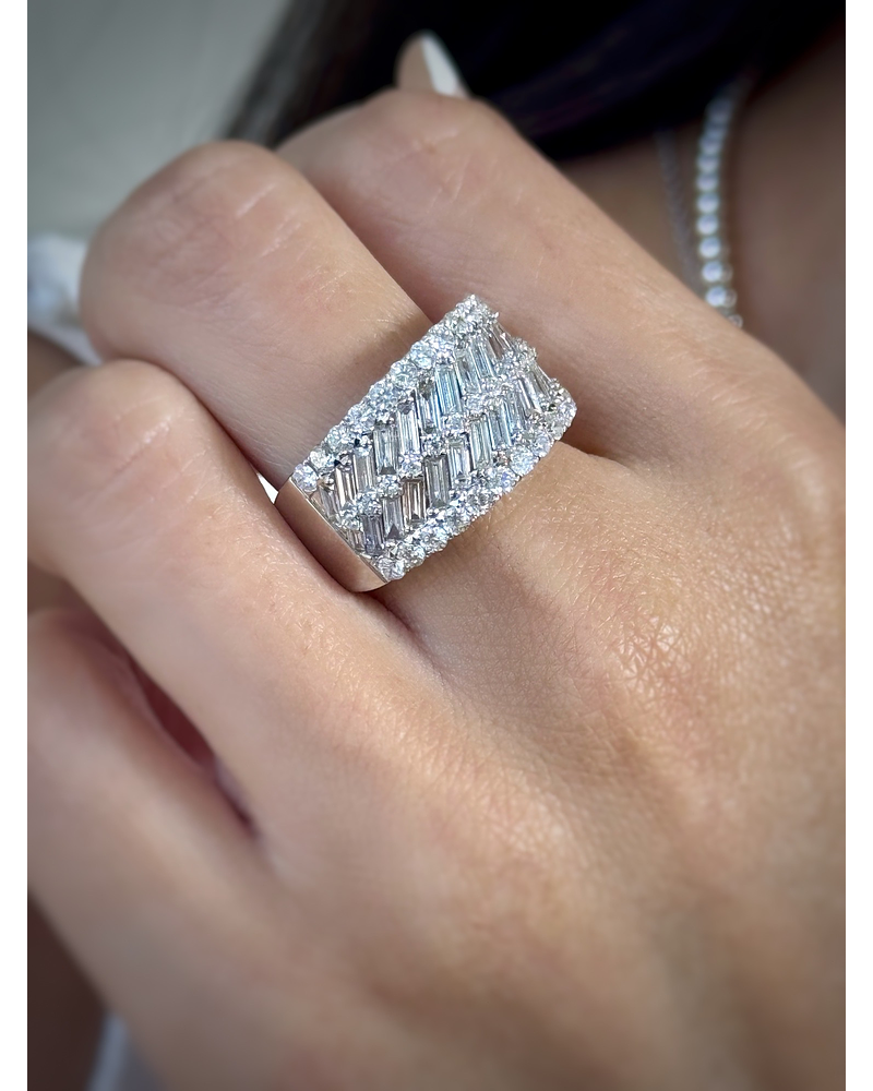 Espectacular Maxi Anillo Cintillo Diamantes en Oro Blanco 18K