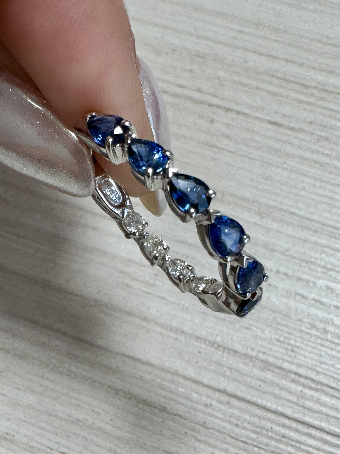 Aros Argollas Zafiros y Diamantes Dentro y Fuera Oro Blanco 18K 4