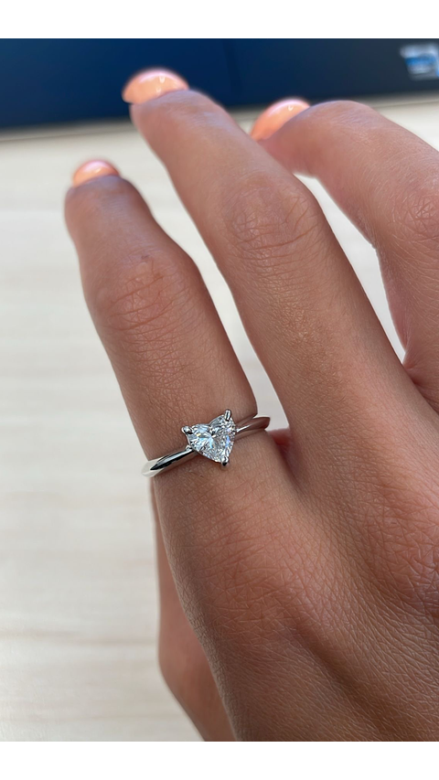 Anillo Solitario Diamante Natural Corte Corazón en Platino