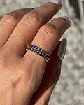 Anillo Cintillo Zafiros Azules en Oro Amarillo 18K