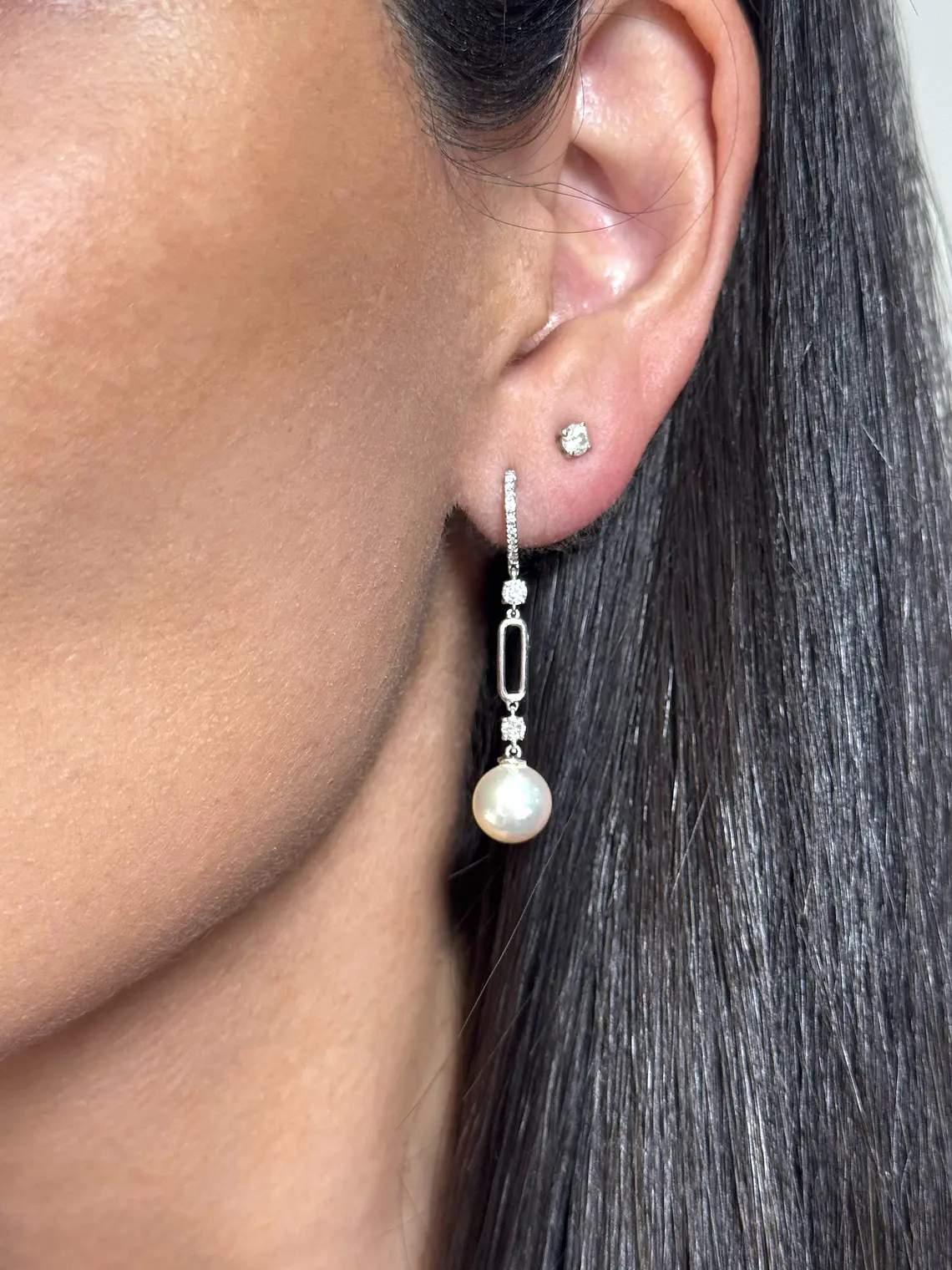 Aros Largos Perlas y Diamantes en Oro Blanco 18K 4