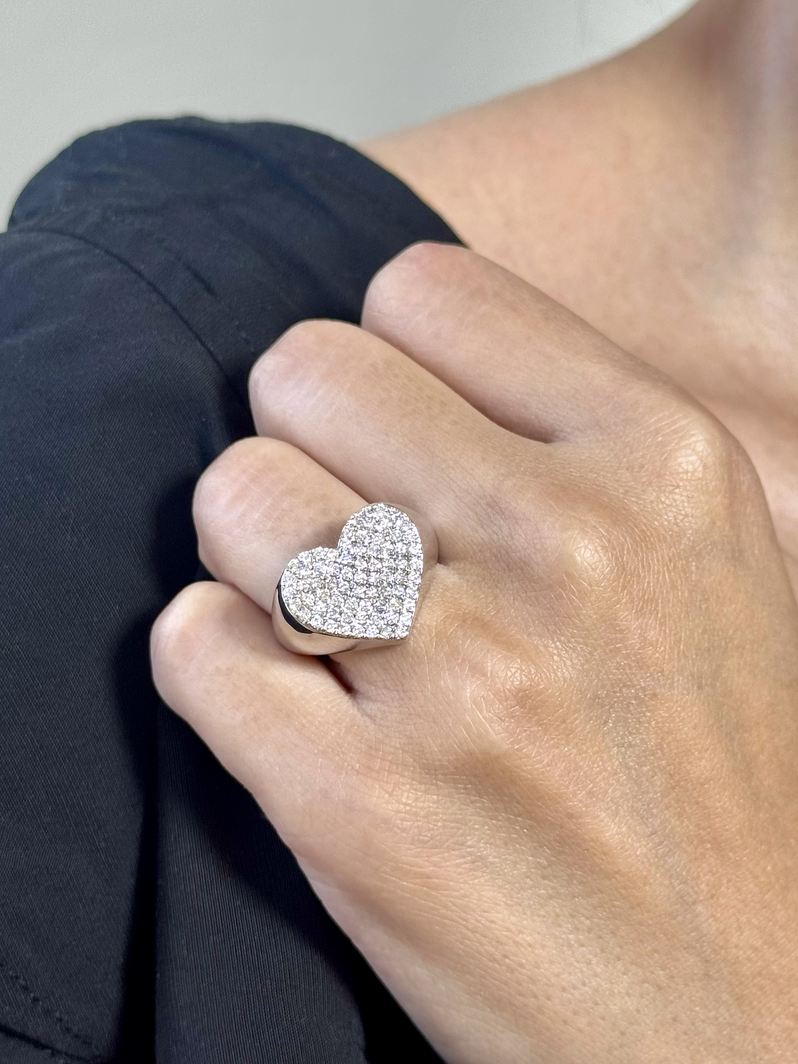 Maxi Anillo Forma Corazón Pavé Oro Blanco 18K 3