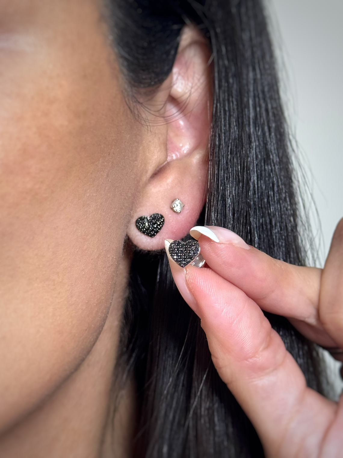 Aros Corazón Diamantes Negros en Oro Blanco 18K 4