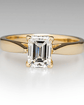 Anillo Solitario Diamante Natural Corte Esmeralda en Oro Amarillo 18K