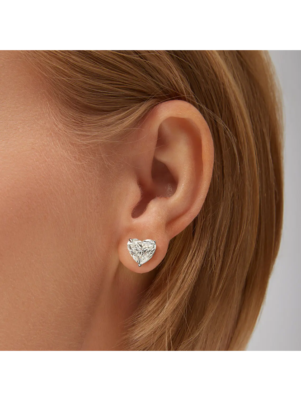 Aros Stud Solitarios Diamantes Corazón en Oro Blanco 18K 2