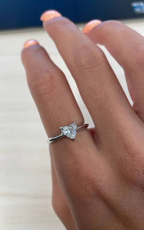 Anillo Solitario Diamante Natural Corte Corazón en Platino