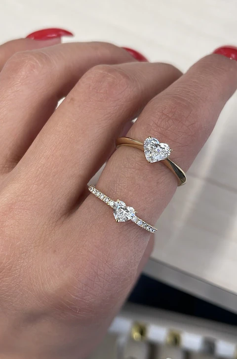 Anillo Solitario Diamante Natural Corte Corazón en Oro Amarillo 18K