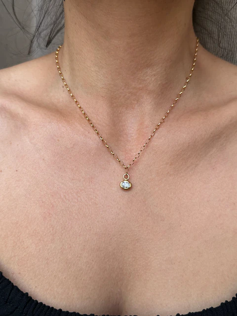 Exclusivo Collar Diamante Corte Ovalado en Oro Amarillo 18K