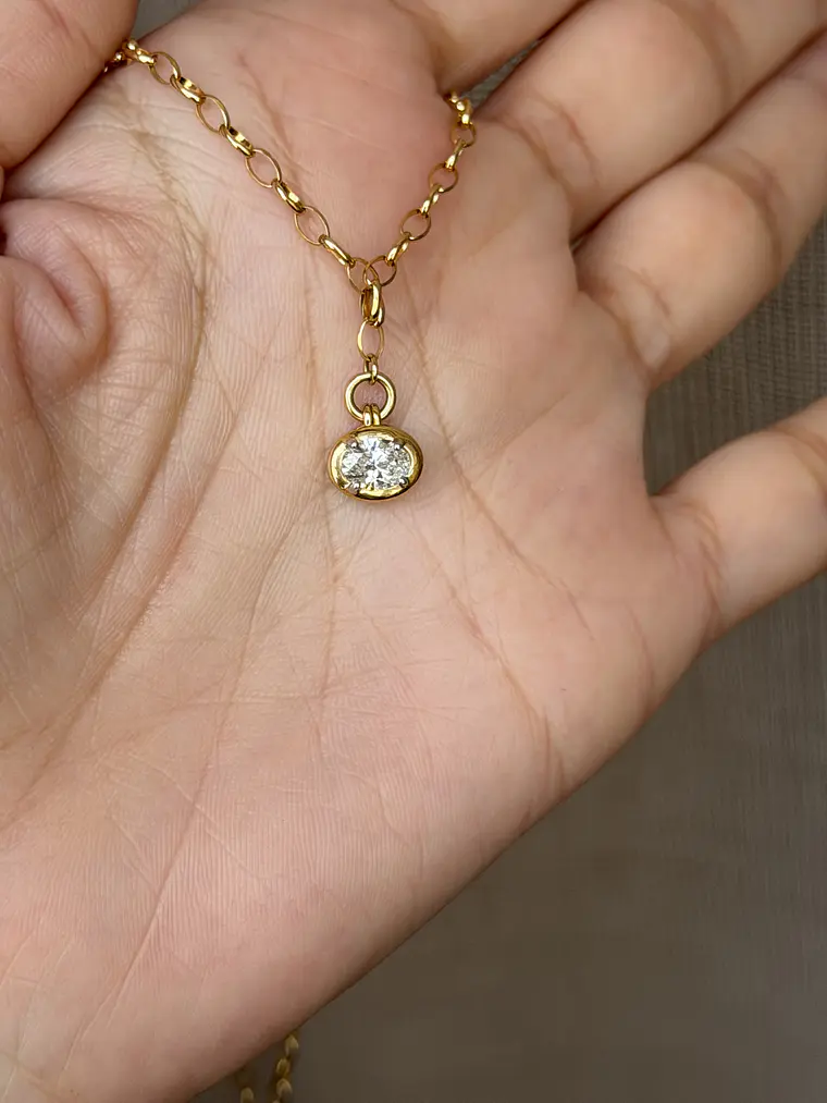 Exclusivo Collar Diamante Corte Ovalado en Oro Amarillo 18K 4